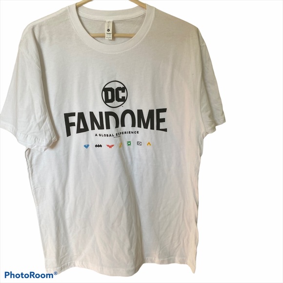 Next Level Apparel Other - NWOT DC Fandome graphic t shirt tee white